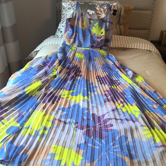 Jessica Simpson - Floral Maxi Dress